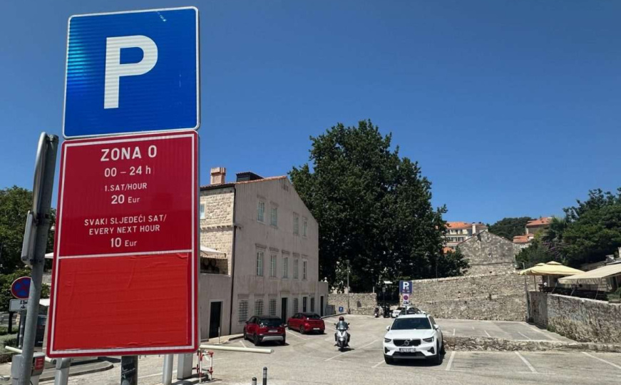 Vrtoglave cijene na hrvatskoj obali: Za sat parkinga u ovom gradu platit ćete 20 eura