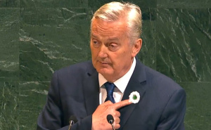 Zlatko Lagumdžija: "Znate li šta znači cvijet Srebrenice? Da se genocid nikada ne ponovi"