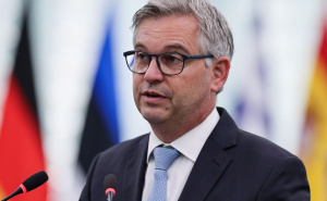Diplomatski skandal: Europski komesar za migracije i trojica ministara istjerani iz Libije