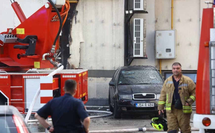 Požar u Sarajevu: Gorio automobil, intervenisali vatrogasci