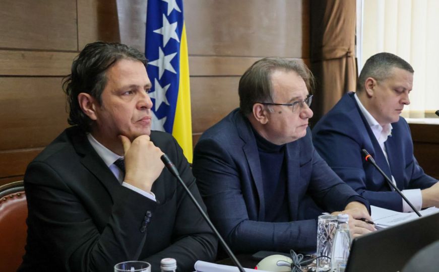 Vlada FBiH: Nermin Nikšić ovlašten da potpiše sporazum o osnivanju Vijeća penzionera