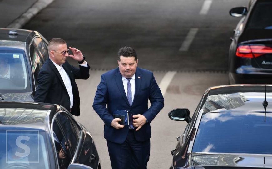 Dragan Bursać: Državu rušio, sina oženio - Nenad Stevandić, slobodni građanin!