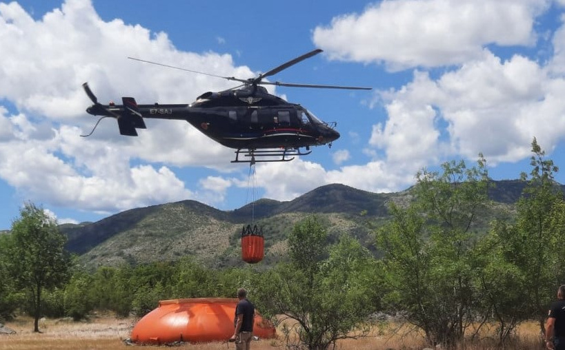 Munja izazvala novi požar kod Trebinja: Vatrogasci i helikopter MUP-a RS na terenu - Radiosarajevo.ba