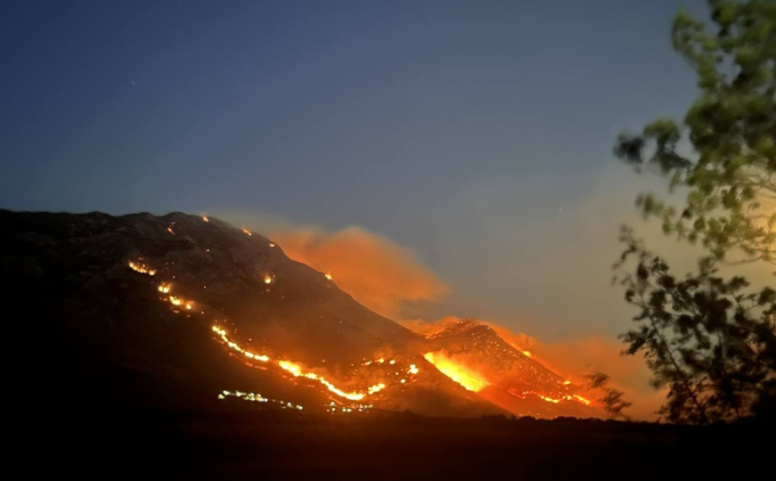 Izuzetno teška noć: Požari u Hercegovini se rasplamsali, vatrena stihija se širi