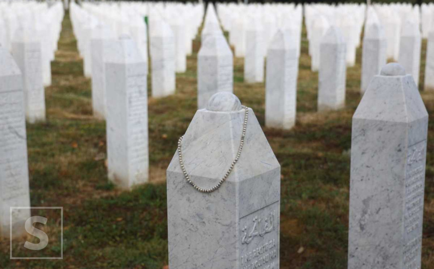 Radiosarajevo.ba u Potočarima: Muk i tišina u dolini bijelih nišana