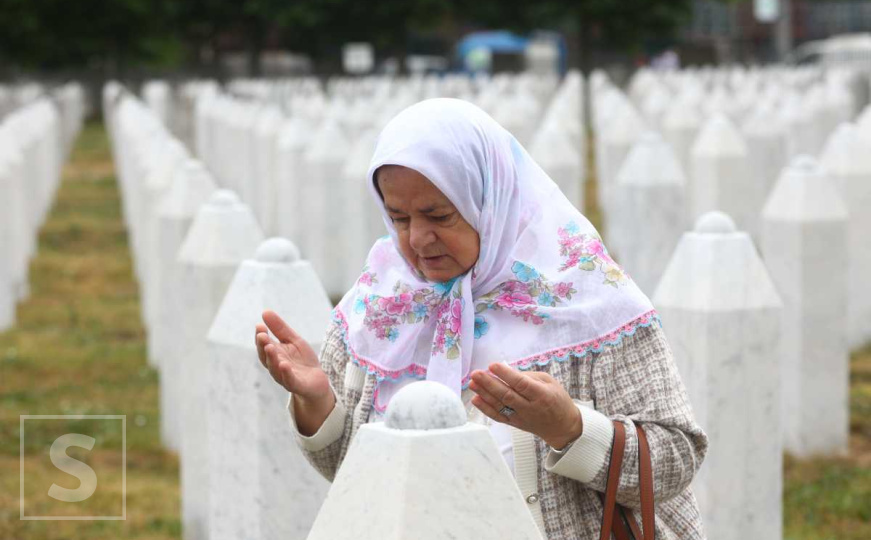 Nesiba Ademović za portal Radiosarajevo.ba: "Nakon genocida, ostala sam sama sa pet curica..."