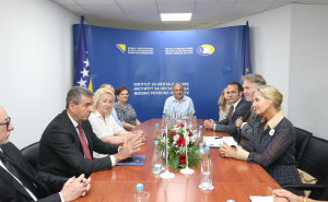 Kraljevska podrška porodicama nestalih: Vojvotkinja od Edinburga posjetila Institut u Sarajevu
