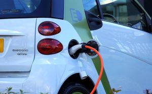 Odgovor na vječno pitanje: Da li je punjenje električnih automobila na kućnoj utičnici dobra ideja?