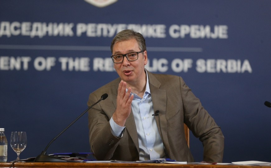 Nova predstava Aleksandra Vučića pred kamerama: "Radi kako sam rekao, a ne kako misliš"