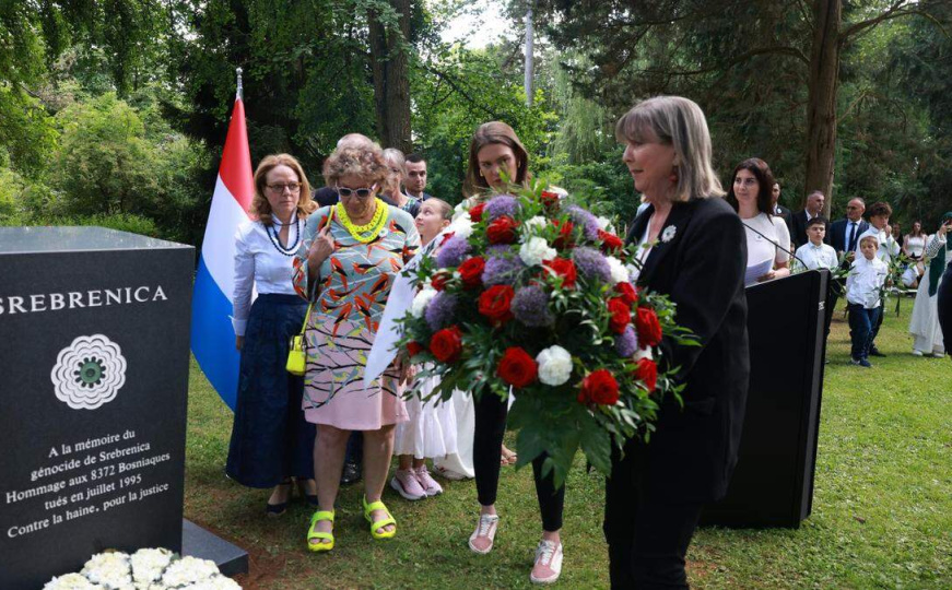 Prvo spomen-obilježje žrtvama genocida u Srebrenici u Luksemburgu: "Naša obaveza je da pamtimo"