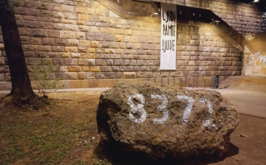 Nataša Kandić objavila fotografiju: U Beogradu osvanuo spomenik žrtvama genocida u Srebrenici
