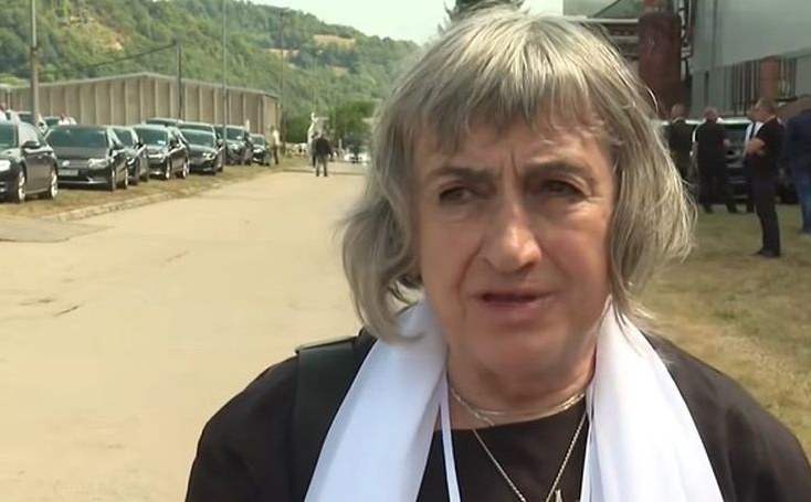 Drugo lice Srbije: Žene u crnom i ove godine u Potočarima uz Majke Srebrenice