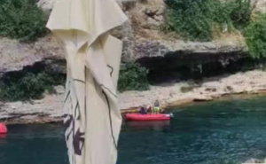 Drama ispod Starog mosta: Hrabri momci spasili turiste iz ledene rijeke Neretve