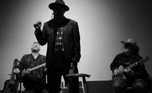 Izložba radova palestinske fotografkinje Laure Boushnak i koncert "Kad riječi zakažu" u Sarajevu
