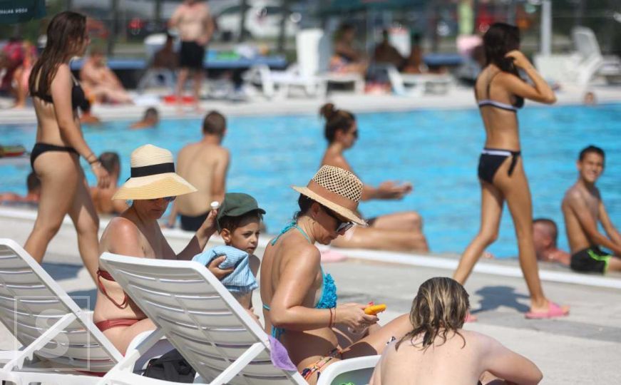 Dok građani traže spas od vrućina: Evo koliko koštaju ulaznice na bazen na Dobrinji, cijene porasle