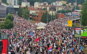 Masovni protest u Užicu: Blokirana zlatiborska magistrala, obustavljen i željeznički saobraćaj