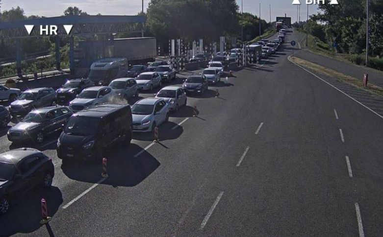 Duge kolone na graničnim prijelazima iz BiH: Provjerite gdje se najduže čeka