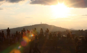 Zalazak sunca u Sarajevu: Uživajte u romantičnim prizorima sa Žute tabije