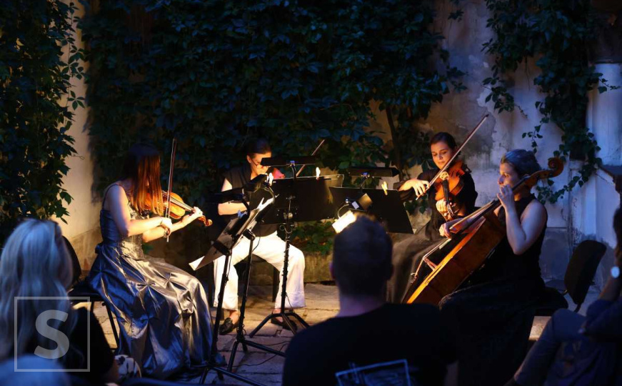 Notni pejzaž emocija: Koncert SA Sinfoniette izveden u Muzeju književnosti i pozorišne umjetnosti