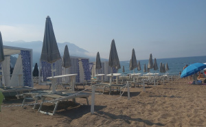 Prazne plaže na crnogorskom primorju: Šire se fotografije na društvenim mrežama