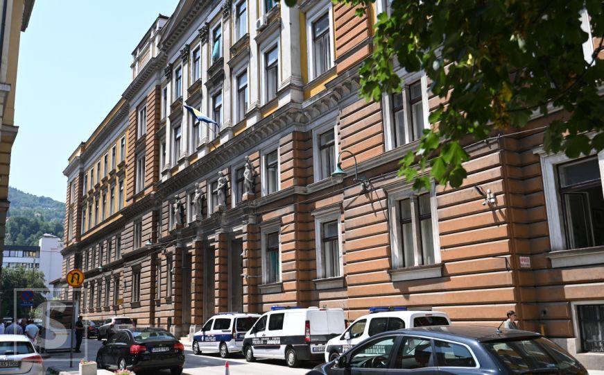 Potvrđena optužnica: Mladić iz Sarajeva, uz prijetnje pištoljem, uzimao novac od maloljetnika