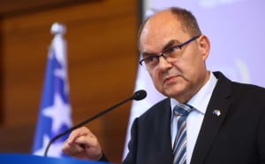 Pročitajte kompletnu Schmitovu odluku: Država neće plaćati dugove entiteta!