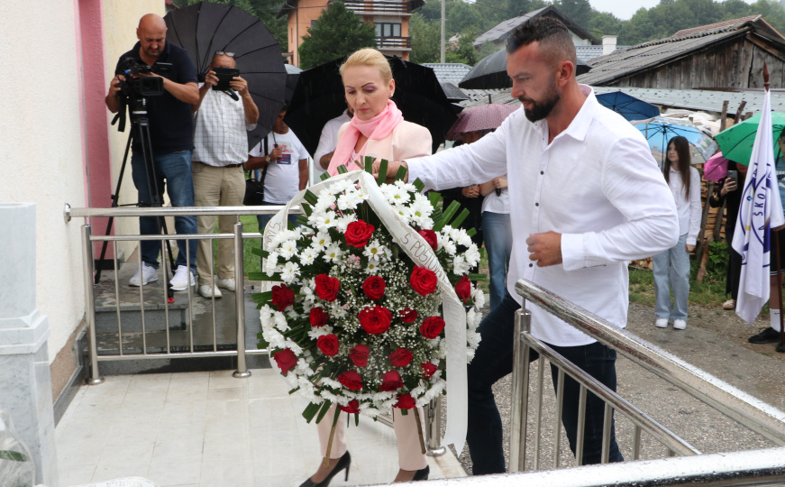 Prije 32 godine: Sjećanje na sedam ubijenih osoba kod škole u Tarčinu na koje je ispaljena granata