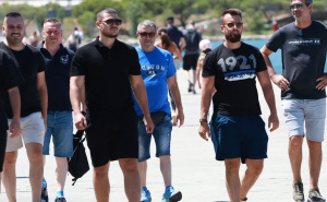 Prve fotografije iz Slovenije: Navijači Željezničara preplavili Koper