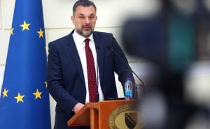 Konaković iz Washingtona: "Dodik pokušava kupiti svoju slobodu i skinuti se sa sankcija"