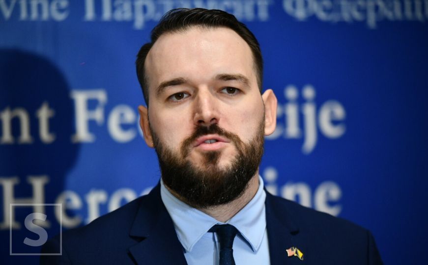 Čavalić objavio "hodogram duga:" Tvrdi da je projekat zaduživanja planiran već dvije godine