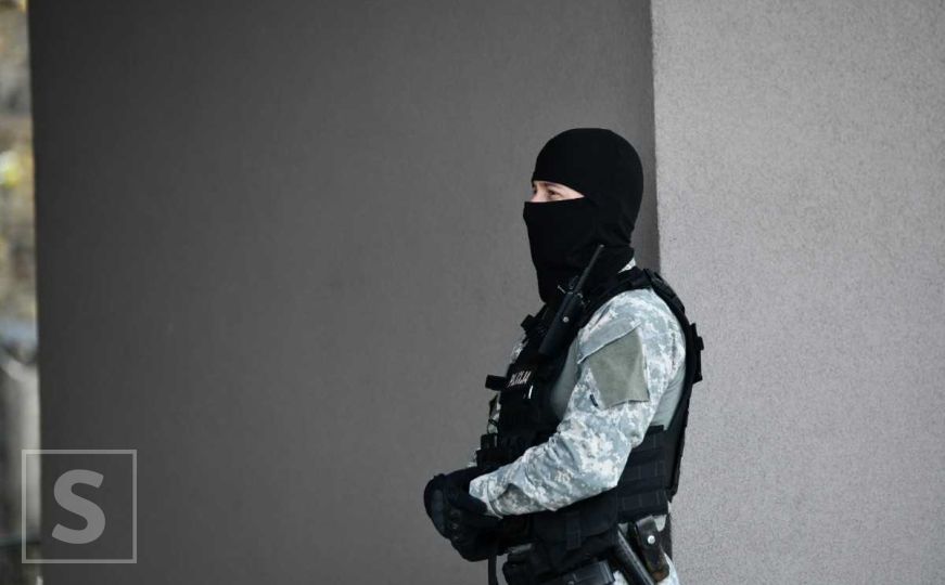 SIPA u akciji: U Sarajevu uhapšen bjegunac s Interpolove potjernice