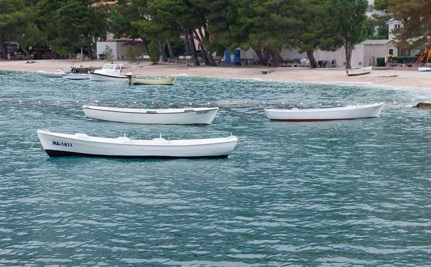 Na ovoj plaži u Hrvatskoj ne preporučuje se kupanje do daljnjeg, u moru pronađena opasna bakterija
