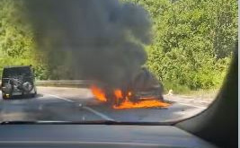 Nesreća kod Bugojna: Pogledajte kako je Mercedes nestao u plamenu