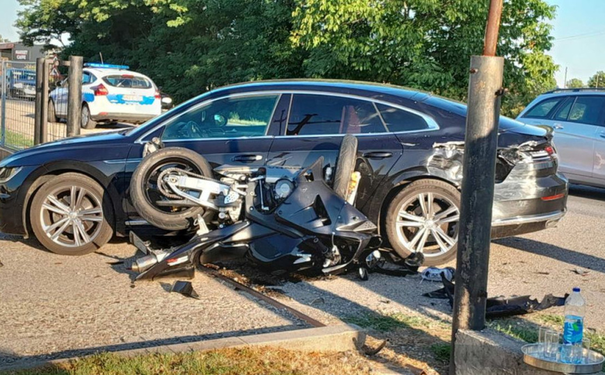 Nesreća u BiH: Motociklista teško povrijeđen nakon što je preticao kolonu vozila