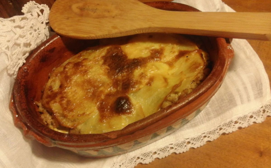 Nedjeljni ručak kao iz mamine kuhinje: Recept za savršenu musaku koja uvijek oduševi