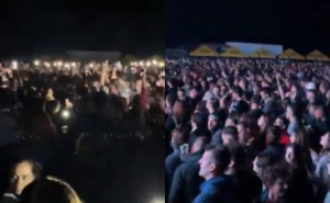 Plavi orkestar ostao bez struje na koncertu u BiH, publika skandirala: "Ko ne skače, taj je ćaci"