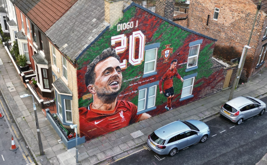 Mural u čast tragično preminule braće Jota oslikan u blizini stadiona Anfield