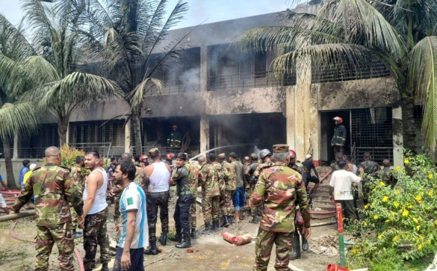 Najmanje 16 mrtvih nakon pada vojnog aviona na školu u Bangladešu