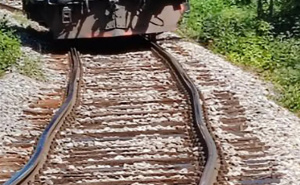 Ekstremne vrućine u BiH uzrokuju probleme: Šine se deformisale od toplote