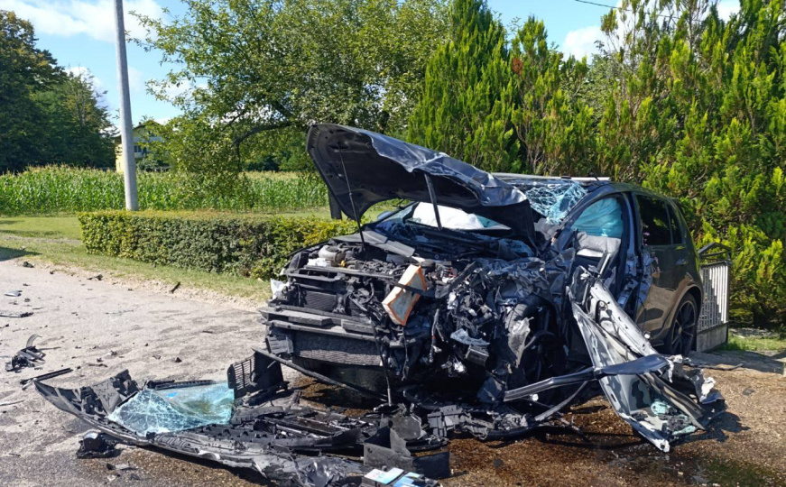 U strašnoj nesreći kod Prijedora preminuo muškarac: Vozilo bilo potpuno smrskano