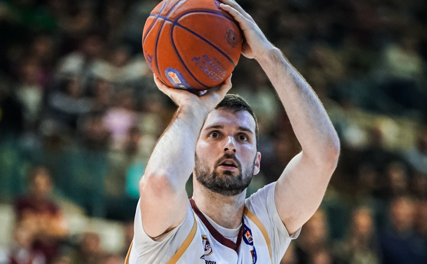 Jedan od oslonaca ekipe: KK Bosna produžio ugovor s Petrom Kovačevićem