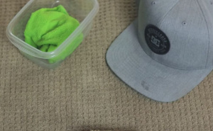 Očistite prljavu kapu bez stavljanja u veš mašinu: Potrebno je samo da iskoristite ovu smjesu