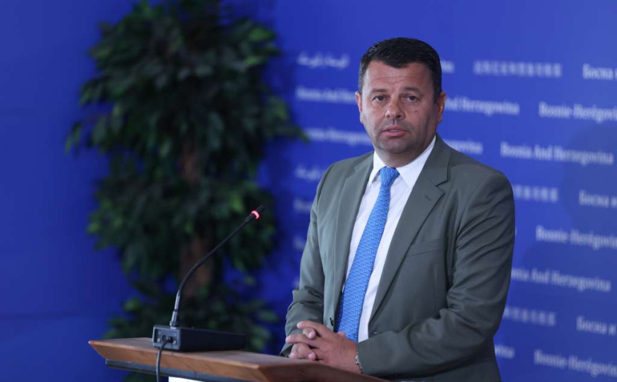 Hurtić: 'Da smo smijenili Ćuluma ne bismo imali SIPA-u. Bojim se da će neke institucije u blokadu'