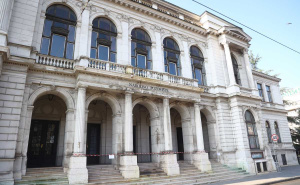 Obrušava se fasada Narodnog pozorišta, Mustafić: 'Upozorio sam nadležne još prije četiri godine'