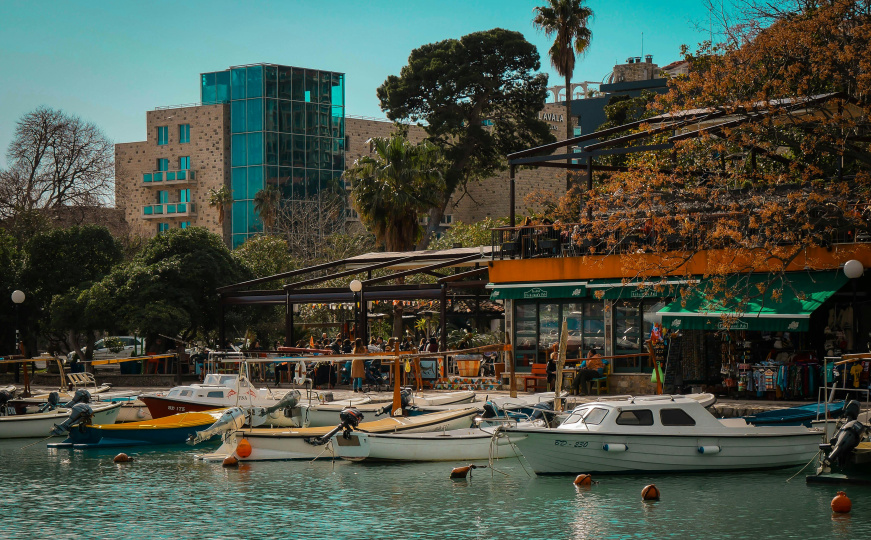 Krah sezone u Crnoj Gori - polupuste plaže, skupe ležaljke: 'Gosti iz regije nam najviše nedostaju'