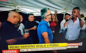 Skandal u režiji Informera: Vučić i funkcioneri slavili uz pjesmu "Turkinja se pred džamijom klela"