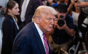 Trumpovo ime u Epsteinovim dokumentima: Bijela kuća prvo negirala, pa priznala