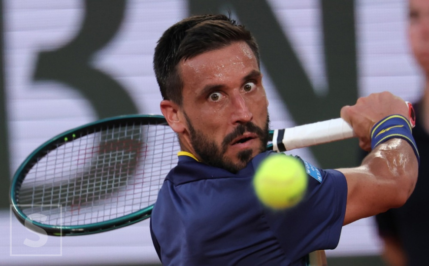 Džumhur pobijedio Wawrinku za plasman u četvrtfinale Umaga