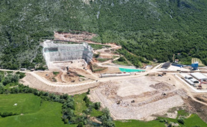 Stanovnici na jugoistoku BiH piju zagađenu vodu: U česmama amonijak i teški metali