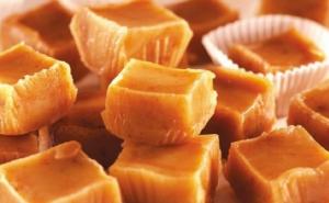 Arapska karamela od hurmi: Slatki zalogaj bez šećera s dušom Bliskog istoka